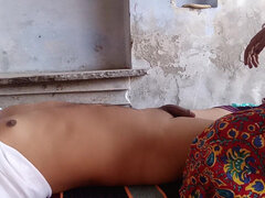 Velike joške, Okrogla, Par, Zunanji izliv, Dekle drka tiča, Domaci pornič, Zrela, Mama