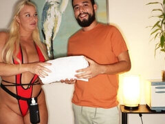 Gros cul, Grosse bite, Gros seins, Blonde, Sucer une bite, Branlette thaïlandaise, Masturbation, Mère que j'aimerais baiser