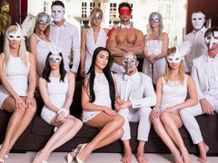 18, Stor røv, Stor pik, Pik sutte, Hundestilling, Orgie, Teenager, Bryster