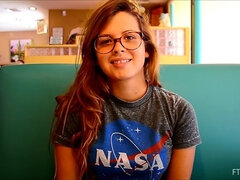 Dansen, Fetisj, Voeten fetish, Masseren, Masturbatie, Openbaar, Alleen, Speelgoed