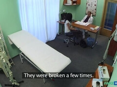 아마추어, 오랄섹스, 커플, 도기스타일, 핑거링, 간호사, 유니폼, 관음증이 있는 사람