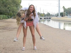 Kyssing, Offentlig, Alene, Leker