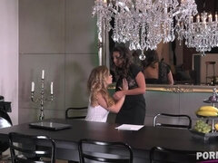 Blondin, Brunett, Underkläder, Milf, Naturliga tuttar, Fitta, Tatuering, Tuttar