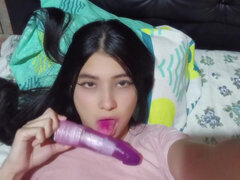 18, Amatorka, Dildo, Latynoska, Sutki, Solo, Nastolatki
