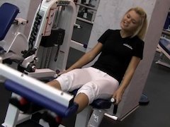 Blondine, Pik sutte, Offentlig