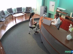 Médecin, En levrette, Branlette thaïlandaise, Infirmière, Bureau, Chatte, Uniforme, Voyeur