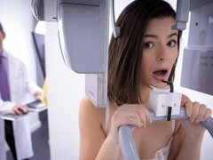 18 años, Mamada, Morena, Estilo perrito, Tetas naturales, Flaco, Adolescente, Tetas