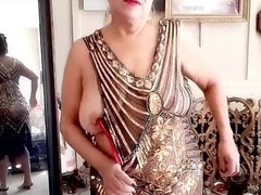 Nagyi, Latin lány, Maszti, Érett koros, Természetes mellek, Nuni, Lógó mellek, Egyedül