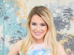 Blonde, Sucer une bite, En levrette, Branlette thaïlandaise, Dénudage, Adolescente, Nénés