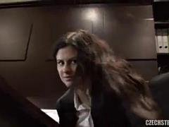 Iso kaunis nainen, Suihinotto, Julkinen, Lelut