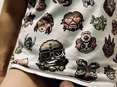 Ασιάτης, Μεγάλος πούτσος, Χύσιμο, Μόνος