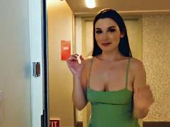 Bambino, Grande cazzo, Pompino, Prima volta, Lingerie, Masturbazione, Punto di vista pov, Ragazza