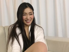 Asiatisk, Badrum, Fetisch, Fingering, Onani, Leksaker, Vibrator, Våt