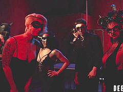 Grote lul, Pijpbeurt, Genootschap, Stel, Sperma in mond, Feest, Voorbinddildo