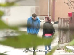 フェラチオ, 手コキする, なめる, アウトドア, オマンコ, 赤毛, ティーン, のぞき