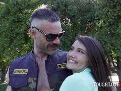 Avsugning, Brunett, Universitet, Långt ner i halsen, Hardcore, Mager, Tonåring, Tuttar