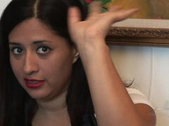 Natalie Lips is one hot MILF who loves to masturbate