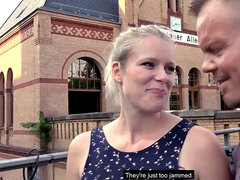 Real German amateur ballsucking in public