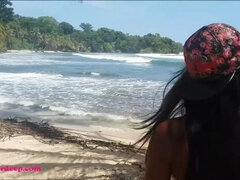 HD thai girl gets caught giving deepthroat throatpie by tourists