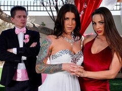 Stora tuttar, Doggystyle, Fingering, Kysser, Slick, Fitta, Rakad, Strippning