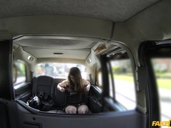 Amatorka, Samochód, Styl na pieska, Twarzowy, Obciąganie, Na wolnym powietrzu, Lizanie odbytu, Spanking