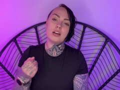 Amatør, Brunette, Milf, Alene, Tattovering