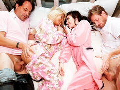 Amatör, Stor stjärt, Avsugning, Fyrkant, Grupp, Naturliga tuttar, Liten och nätt, Mager