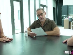 Monumentális dákó, Gesztenyebarna, Kebles, Kutya póz, Érett feleség, Nézőpont, Valóság, Begyek