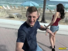 Rumpe, Bikini, Blond, Kukk suging, Sperm skott, Ansiktssperm, Penger, Pupper