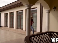 Ξανθιά, Πίπα, Τσέχα, Ο μπαμπάς, Ηδ, Τζήν, Γραφείο, Μουνί