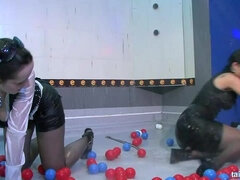 Čierne, Blondína, Tanec, Orgie, Sprcha, Stockings, Swingers, Kozičky