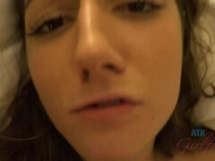 Enthousiasteling, Bruinharig, Sperma, Vingeren, Voeten fetish, Voetbeurt, Handbeurt, Gezichtspunt