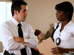 69, Blonde, Sucer une bite, Brunette brune, En levrette, Léchez, Chatte, Fessée