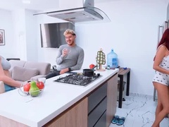 Velké péro, Kuřba, Cuckold, Dávení penisem, Hd, Jezdectví, Drsné akce, Vyhublá