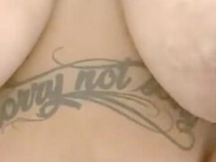 Latina, Lingerie, Tette naturali, Tatuaggi
