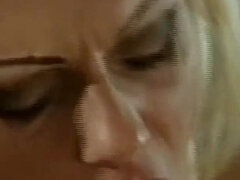 Anal, Stora tuttar, Avsugning, Brunett, Europeisk, Kysser, Milf, Rider