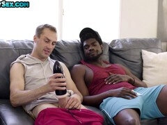 BBC hunk receives rimjob from ebony boyfriend after blowjob session