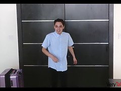 Stora tuttar, Brunett, Cougar, Milf, Mamma, Skriker, Styvmamma, Tonåring