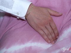 Barmfager, Fingring, Bestemor, Hd, Kyssing, Slikking, Milf, Strømpebukse