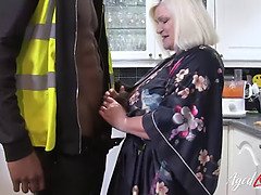 Grote mammen, Zwart, Handbeurt, Hd, Reusachtig, Rijpe lesbienne, Moeder, Natuurlijke tieten