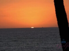 Amatőr, Strand, Szőke, Lábszex, Olaj, Orgazmus, Szabadban, Leborotvált