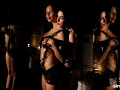 Velké kozy, Brunetka, Líbání, Lesbické, Výprask, Spodní prádlo, Masturbace, Odstraňování