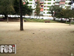 Anális szex, Monumentális dákó, Ondó fröcskölés, Mélytorok, Pénisz, Arcra élvezés, Természetes mellek, Nyilvános