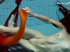 Arsch, Grosser arsch, Grosse titten, Braunhaarige, Hd, Pool, Jungendliche (18+), Eng