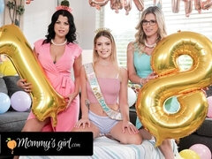 Gros cul, Lesbienne, Lingerie, Mère que j'aimerais baiser, Maman, Réalité, Fessée, Plan cul à trois