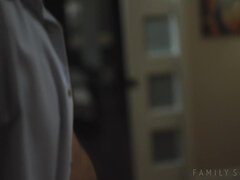 Rit, Fafanje, Jeans, Kuhinja, Naravne joške, Muco, Dokolenke, Joške