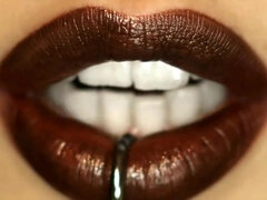 Μεγάλα βυζιά, Μελαχροινή, Βυζαρού, Σκληρό, Ώριμη γυναίκα, Μαμά, Βυζιά