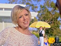 Velké péro, Velké kozy, Blondýna, Kuřba, Na obličej, Výprask, Milf žcbp, Párty