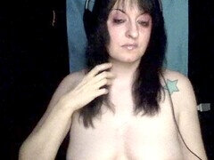 Amateur, Rondelette, Grosse, Mère que j'aimerais baiser, Nue  à poil, Solo, Tatouage, Laide
