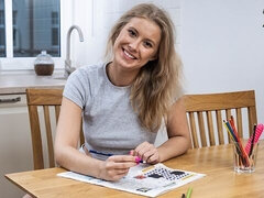 Amateur, Chambre à dormir, Gros seins, Cuisine, Masturbation, Maigrichonne, Solo, Dénudage